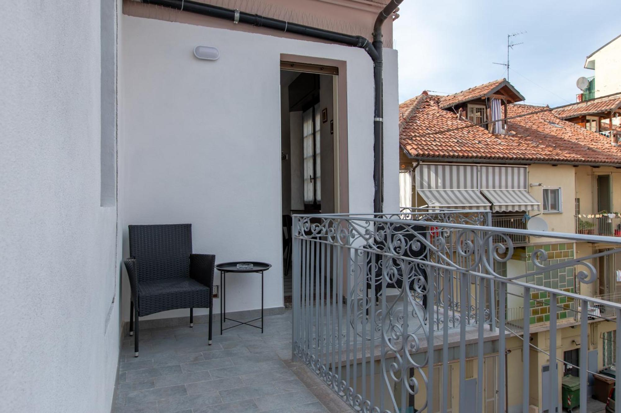 La Dolce Vite Apartamento Alba  Exterior foto