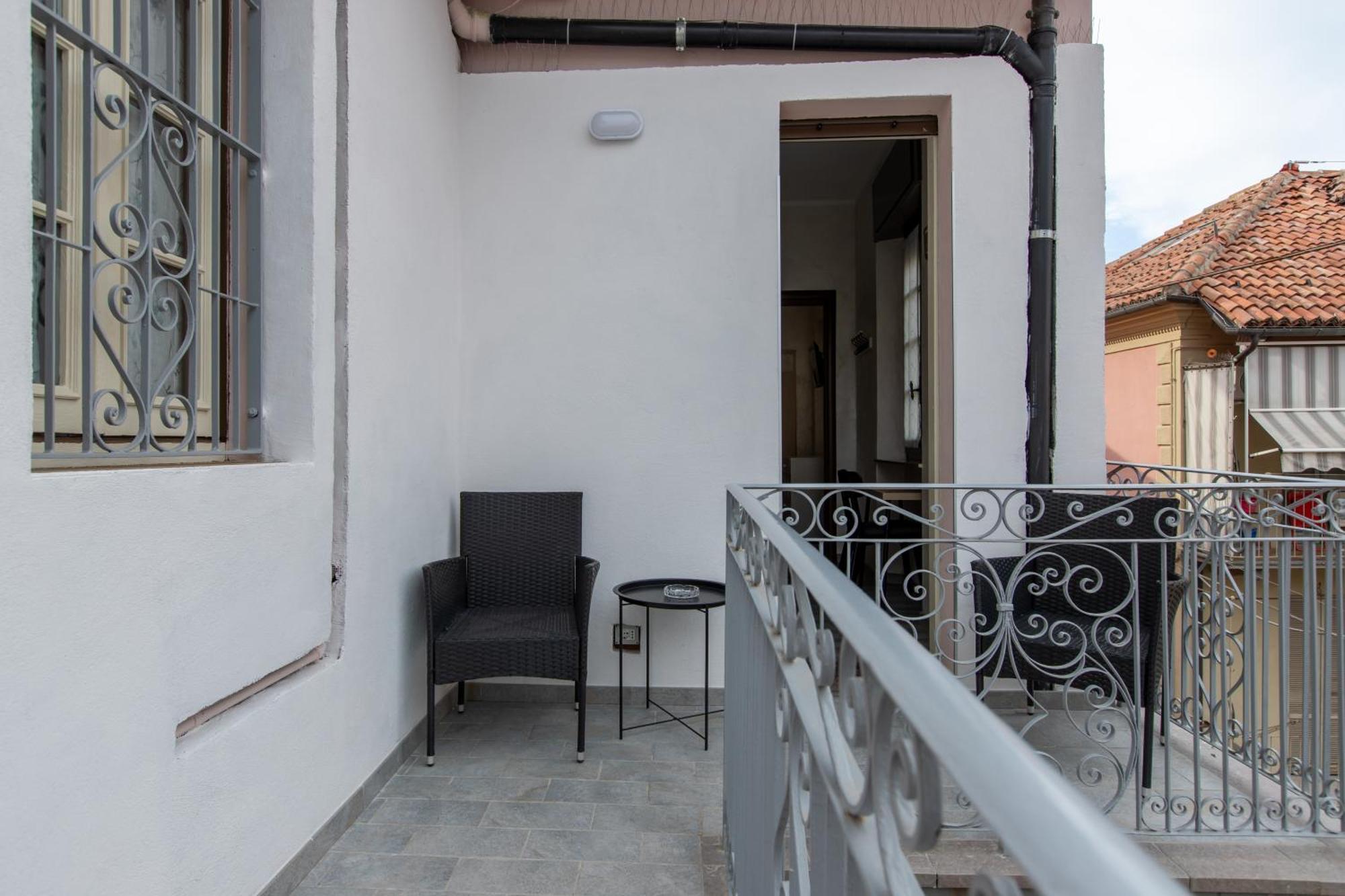 La Dolce Vite Apartamento Alba  Exterior foto